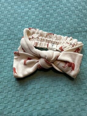 Kate Quinn tiny rib tiger bow headband